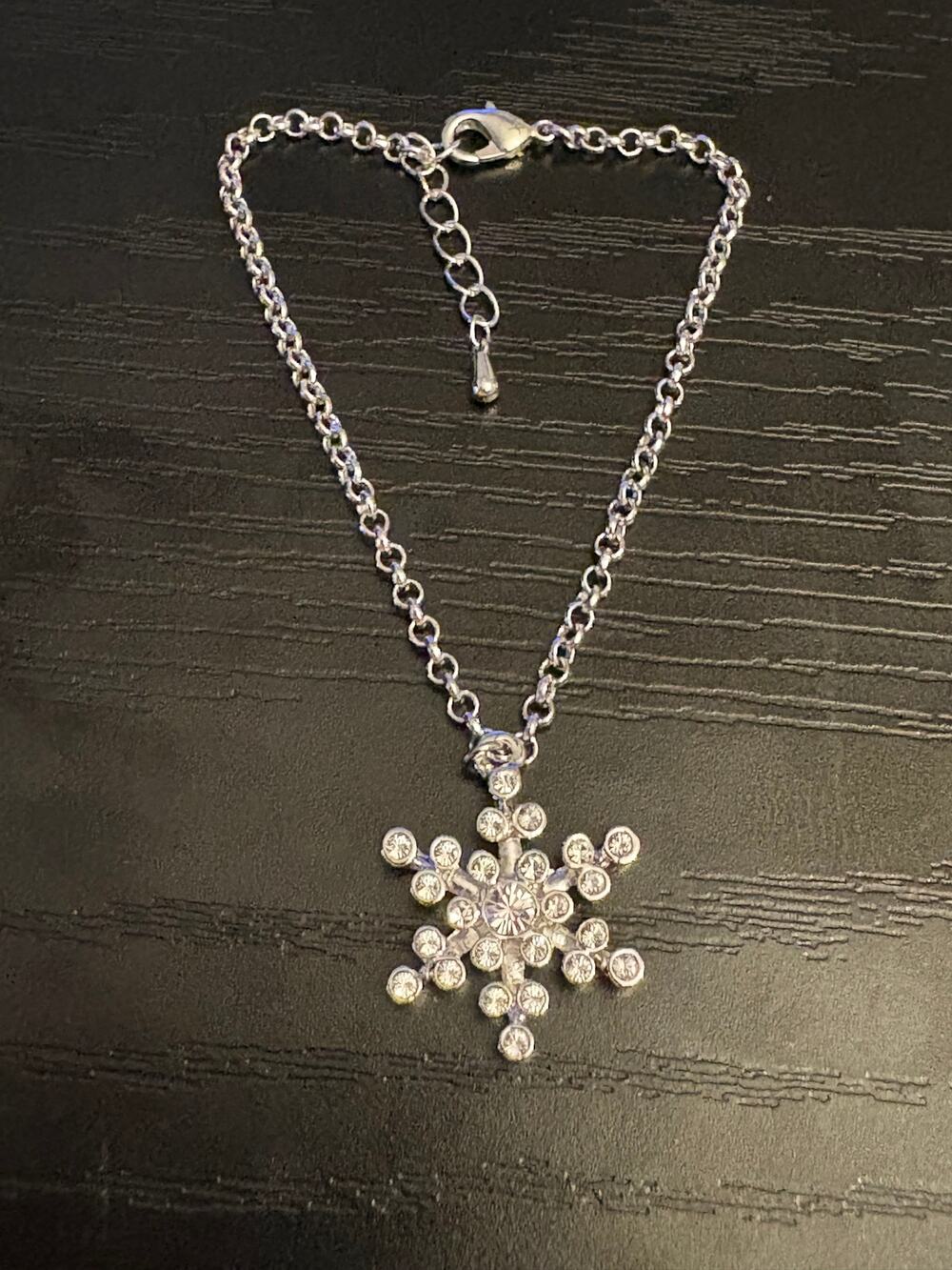 Silver Tone Rhinestone Snowflake Bracelet 7.25”
